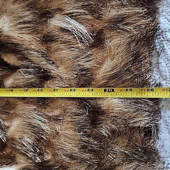 Chico's Faux Fur vest - Picture 3 of 5